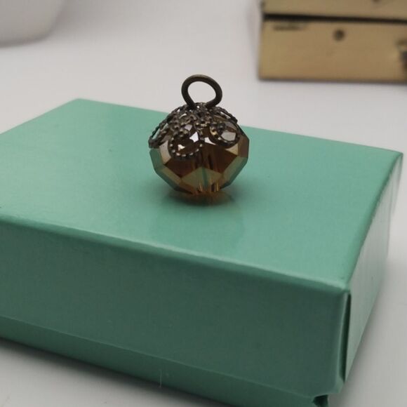 Champagne cranberry faceted Edwardian style charm - Picture 1 of 2